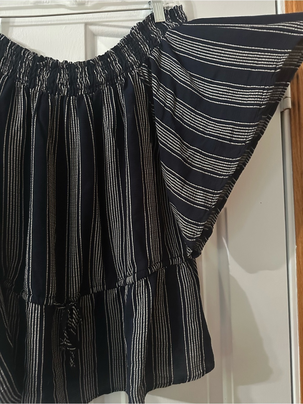 Abercrombie navy blue off‎ shoulder peplum top white stripe size medium. - Picture 7 of 13